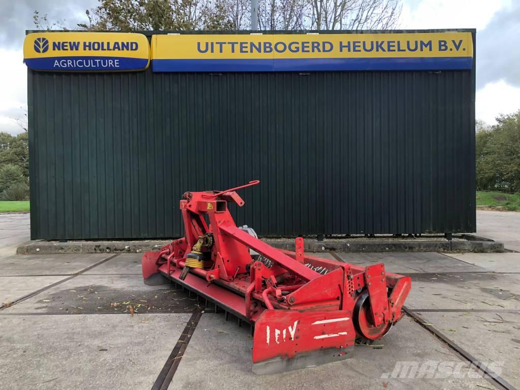 Lely 300-35 Kardánhajtású ekék és Forgó-boronák