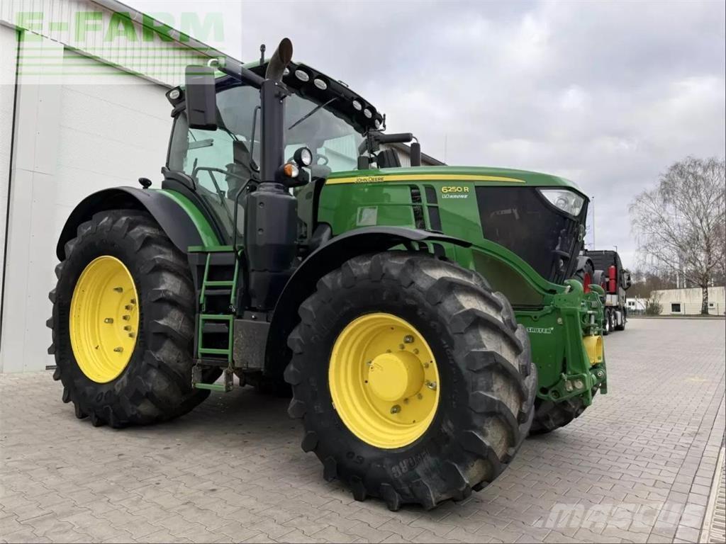 John Deere 6250 r Traktorok