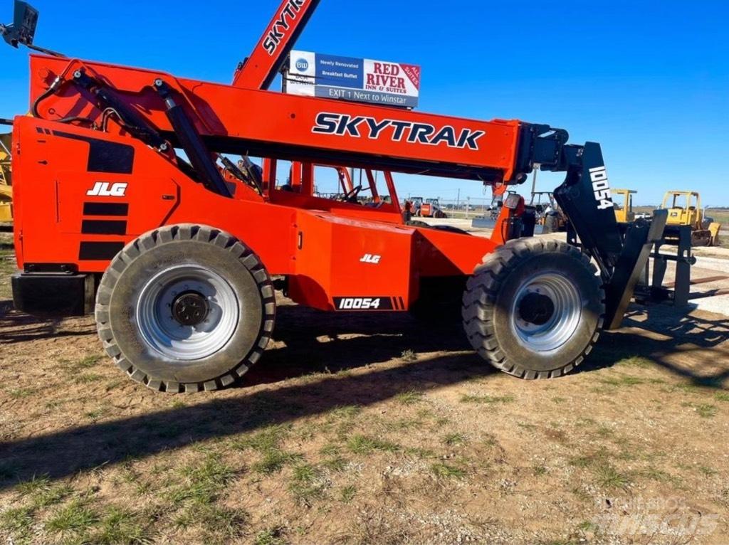 SkyTrak 10054 Teleszkópos rakodók