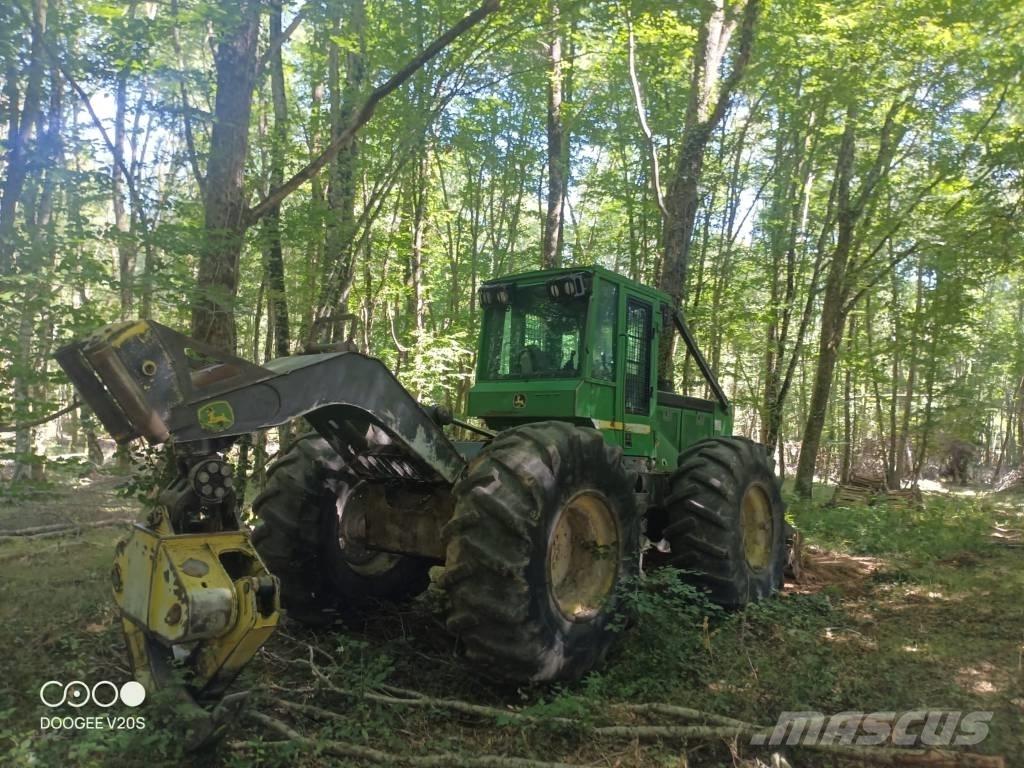 John Deere 548 G III Vonszolók