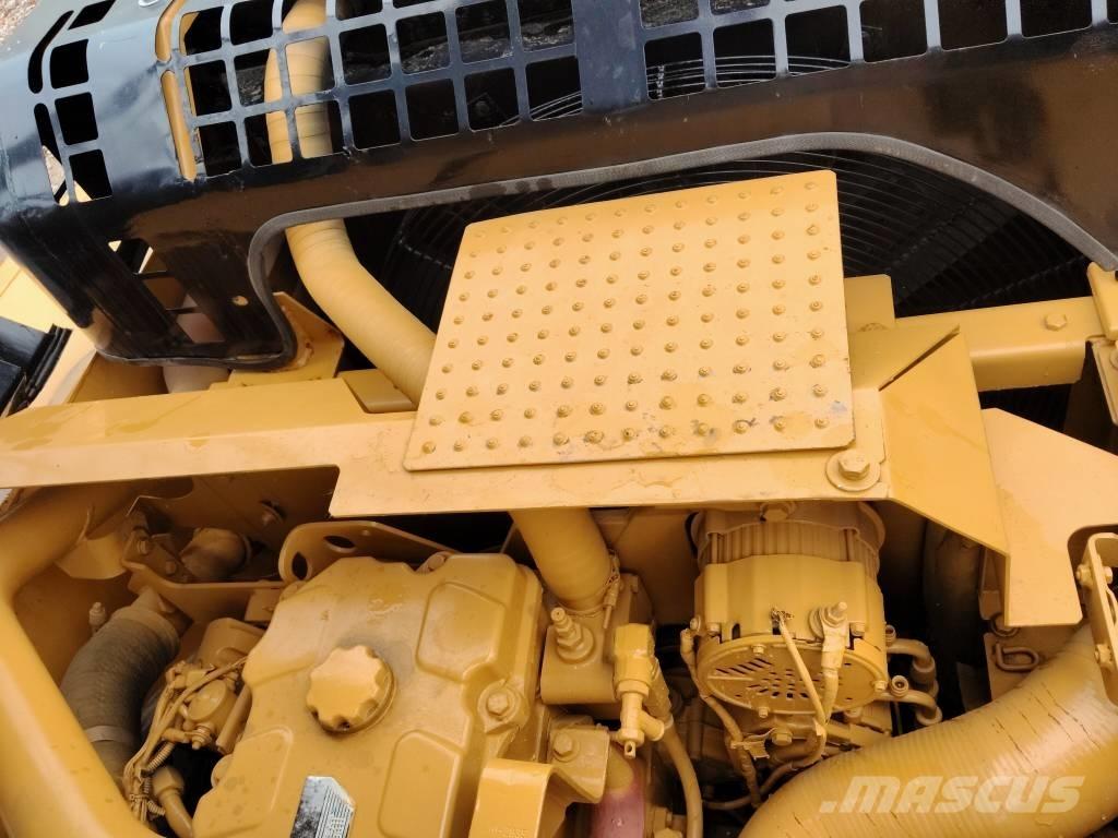 CAT 330 D Lánctalpas kotrók