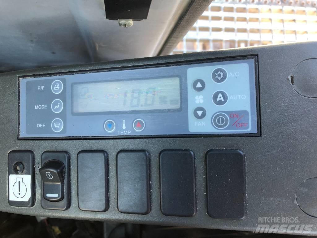 Kobelco E 305 Lánctalpas kotrók