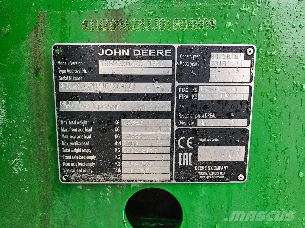 John Deere M692i Vontatott trágyaszórók