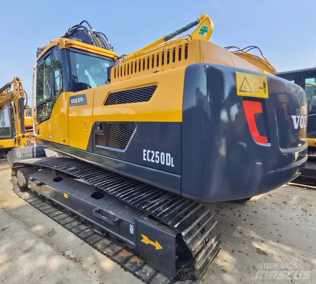 Volvo EC 250 D L Lánctalpas kotrók