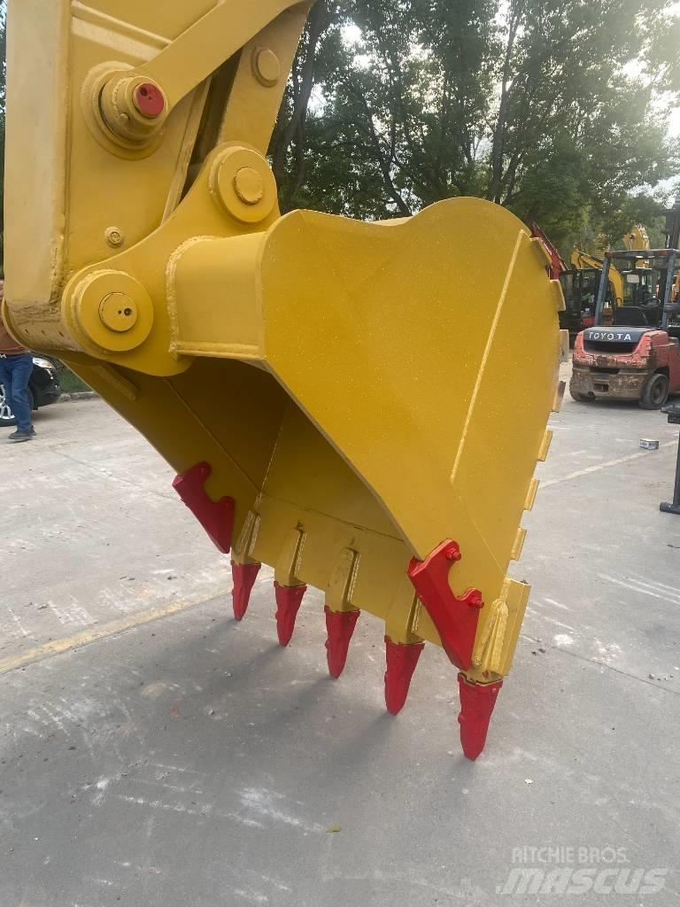 CAT 330 B Lánctalpas kotrók