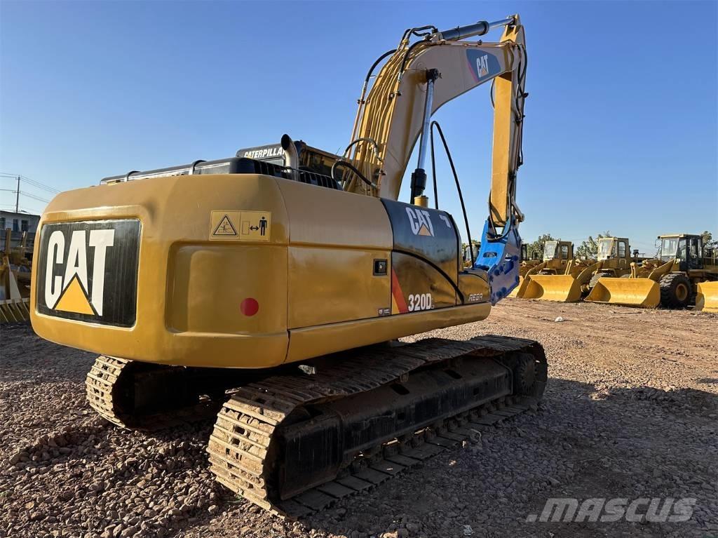 CAT 320 D L Lánctalpas kotrók