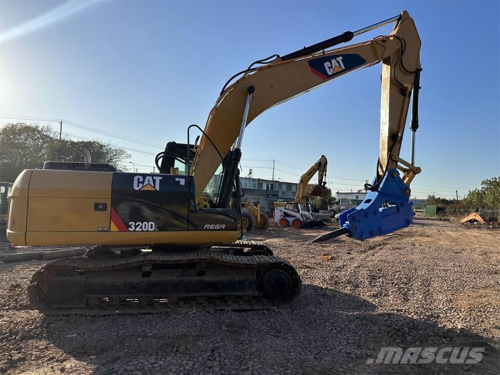 CAT 320 D L Lánctalpas kotrók
