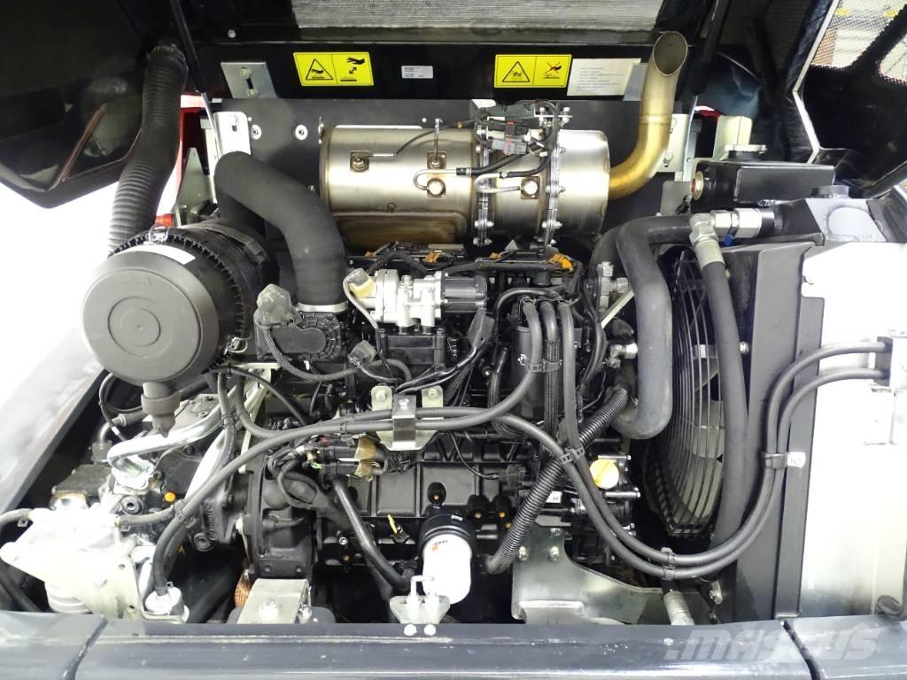 Yanmar V80-5 Gumikerekes homlokrakodók
