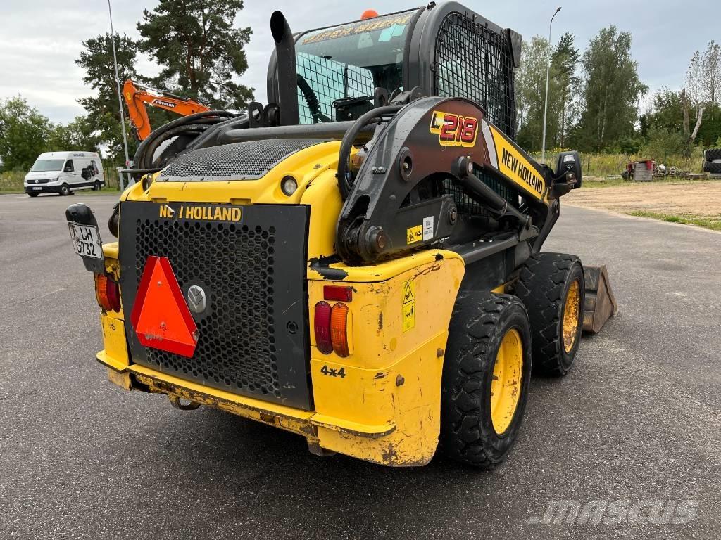 New Holland L 218 Kompaktrakodók