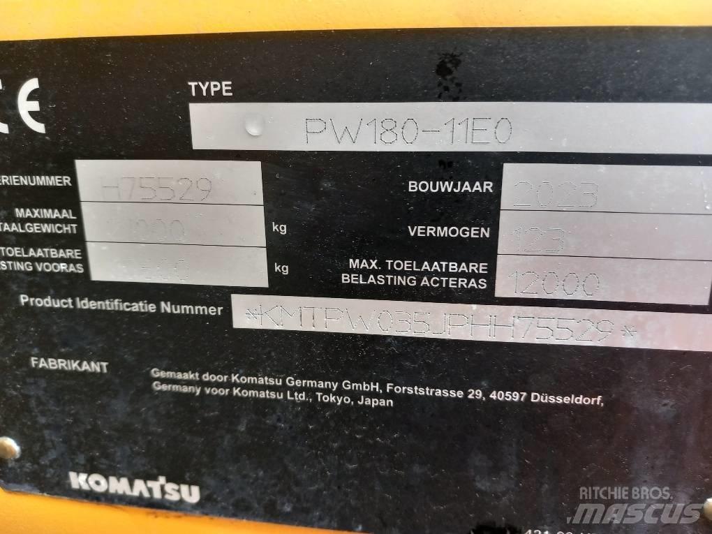 Komatsu PW180-11E0 Gumikerekes kotrók