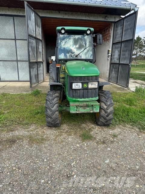 John Deere 5515 F Traktorok