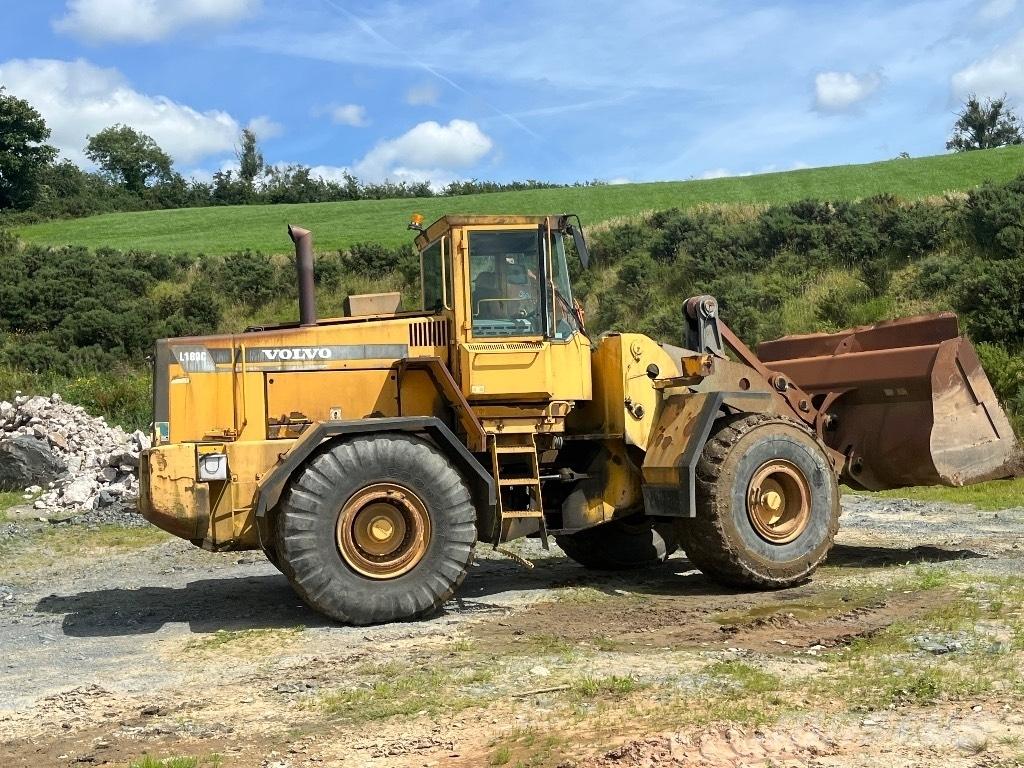 Volvo L180c Gumikerekes homlokrakodók