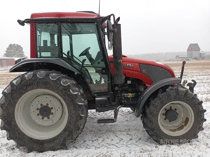 Valtra A 93 HITECH Traktorok