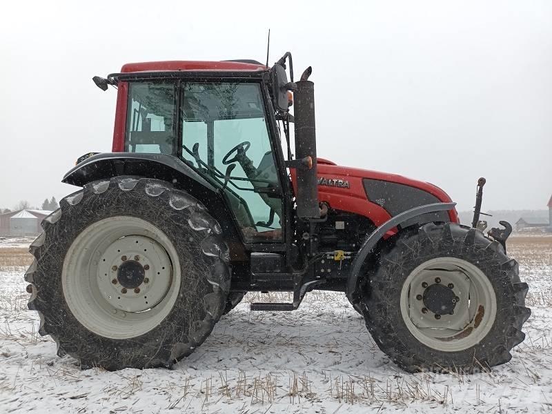 Valtra A 93 HITECH Traktorok