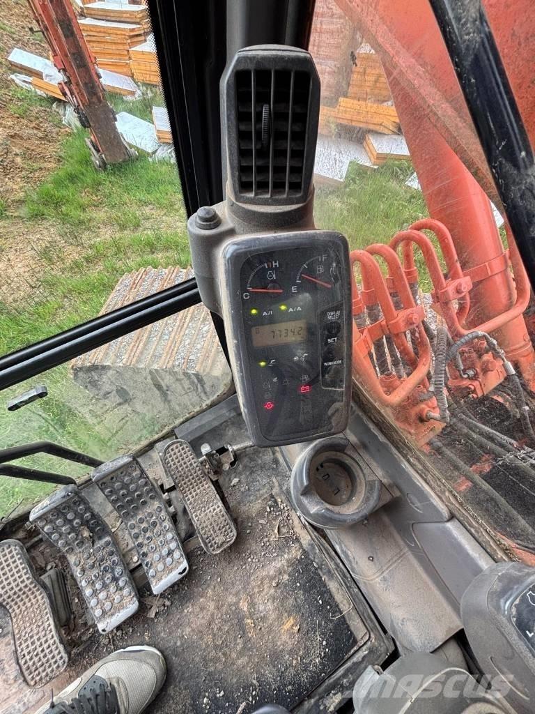 Hitachi Zaxis 180 LC Lánctalpas kotrók