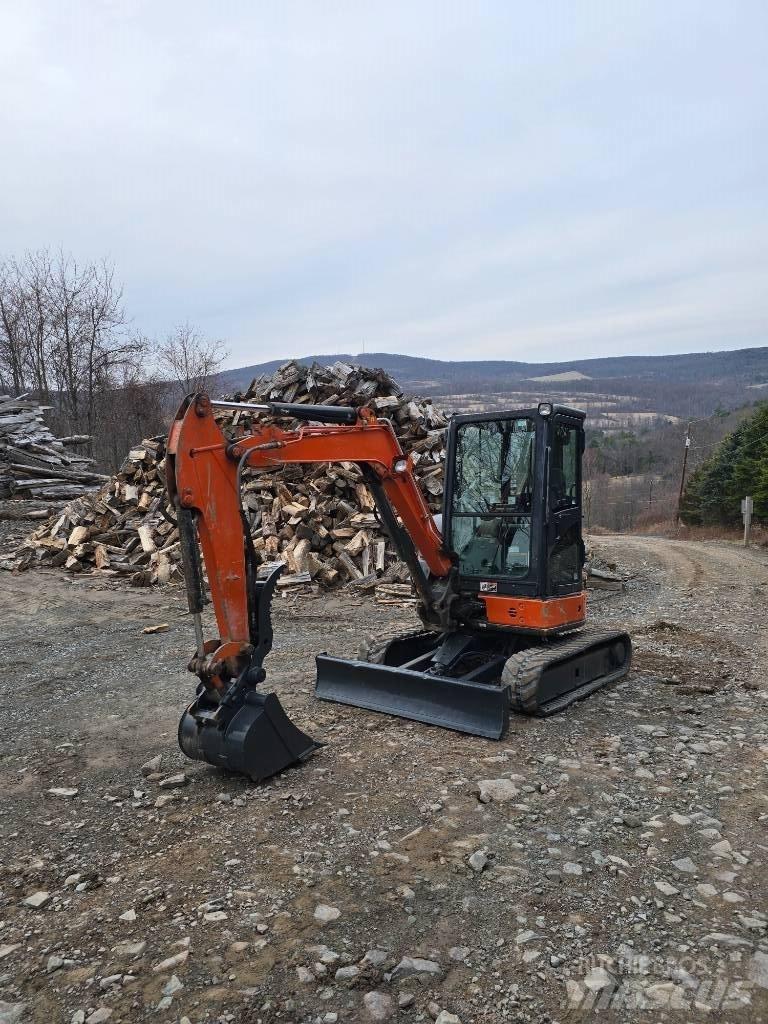 Hitachi ZX35 Mini kotrók < 7t