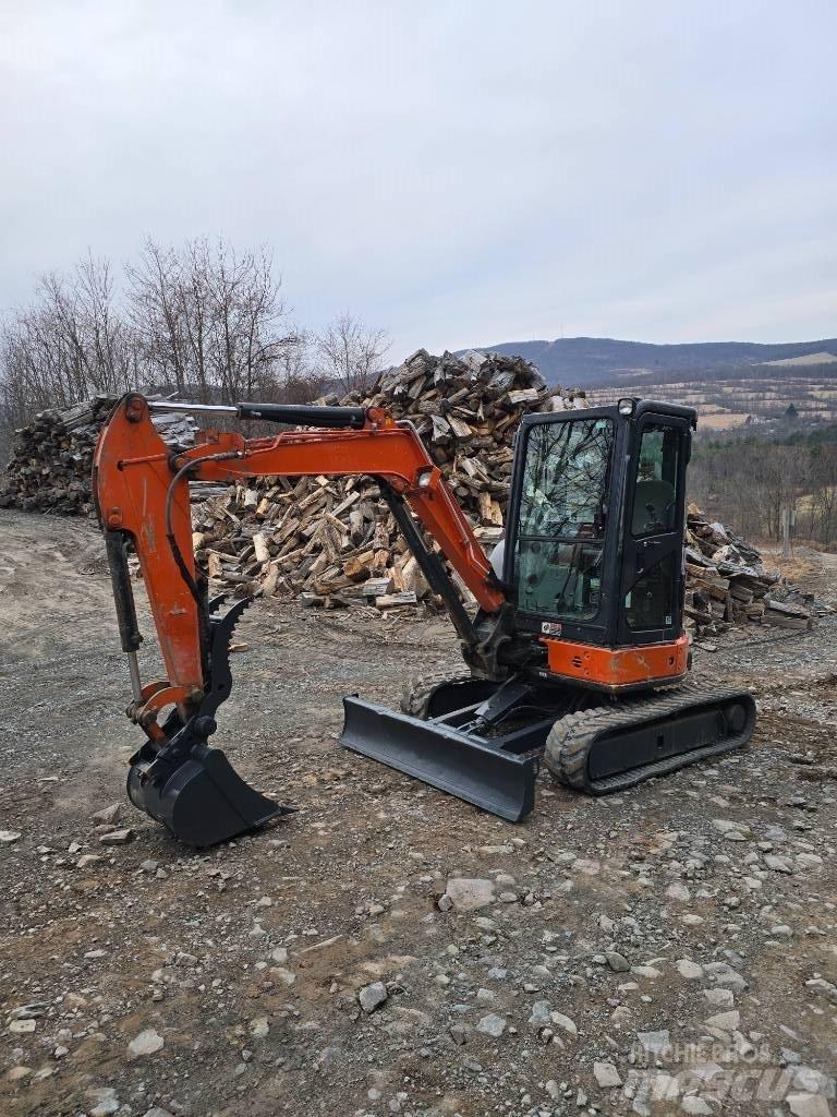 Hitachi ZX35 Mini kotrók < 7t