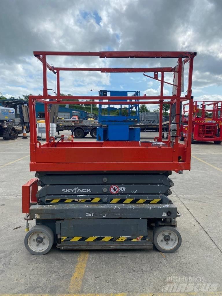 SkyJack SJ 3219 Ollós emelők