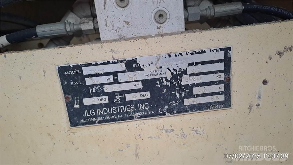 JLG 3394RT Ollós emelők
