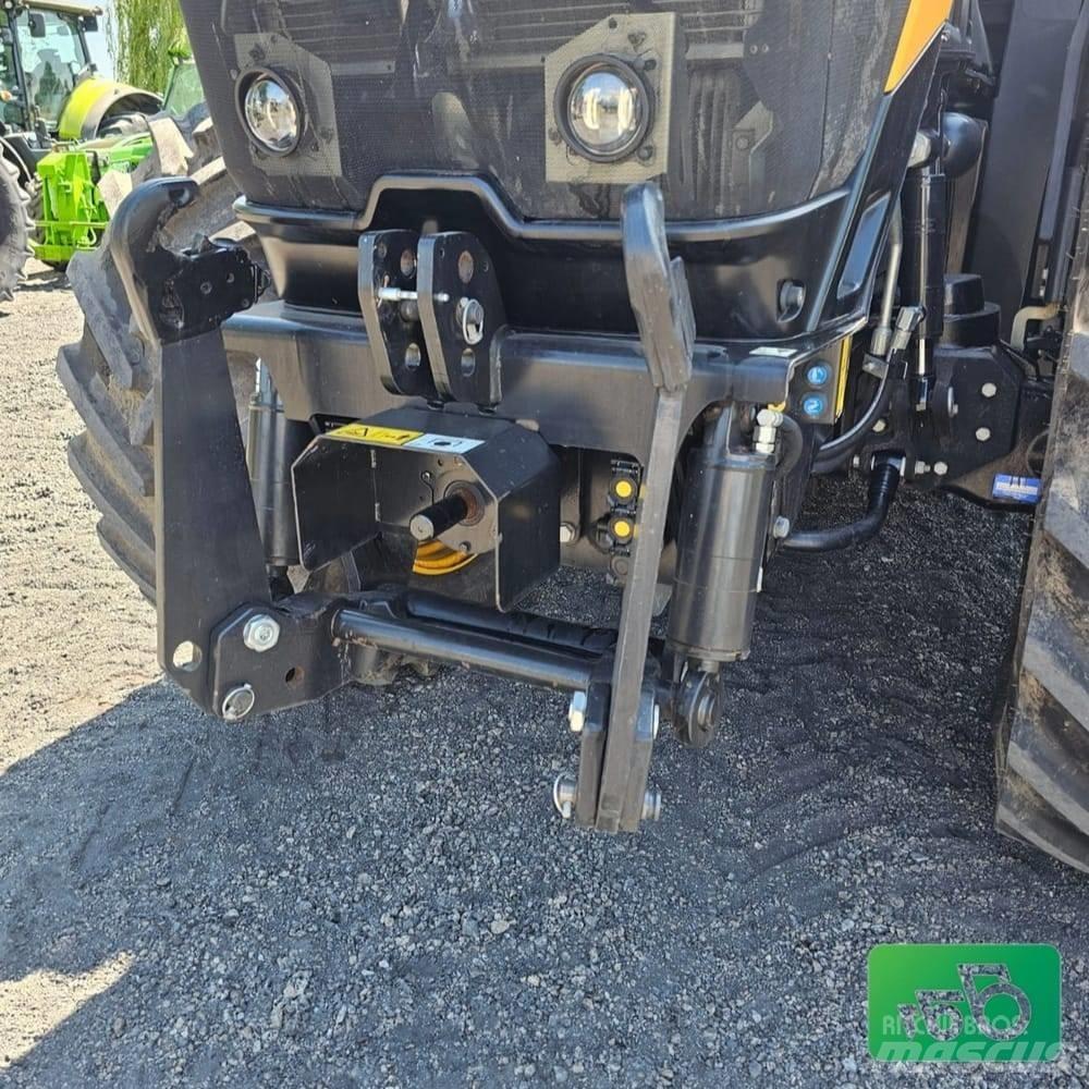 JCB FASTRAC 8330 Traktorok
