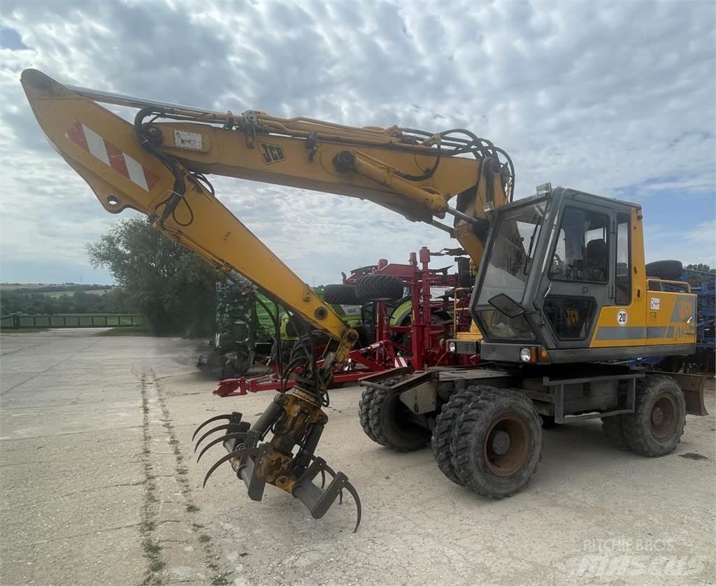 JCB 130 W Gumikerekes kotrók