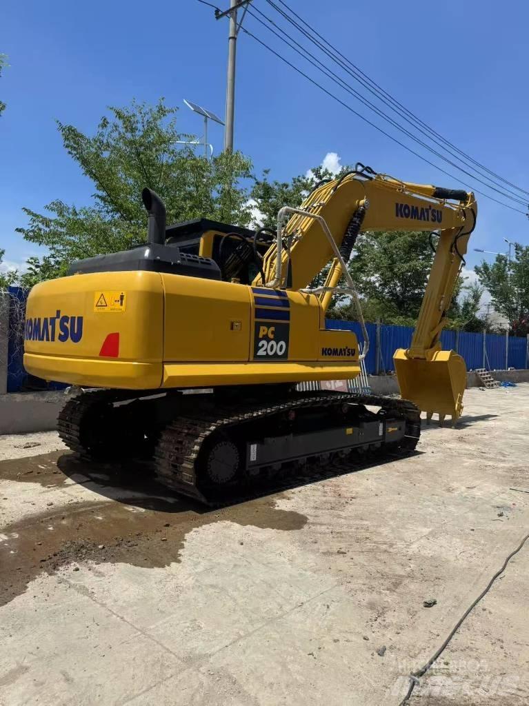 Komatsu PC 200 8N Lánctalpas kotrók