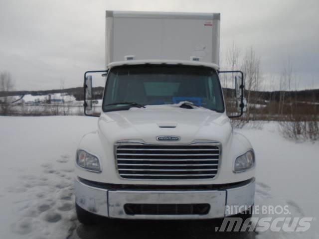 Freightliner M 106 Dobozos teherautók
