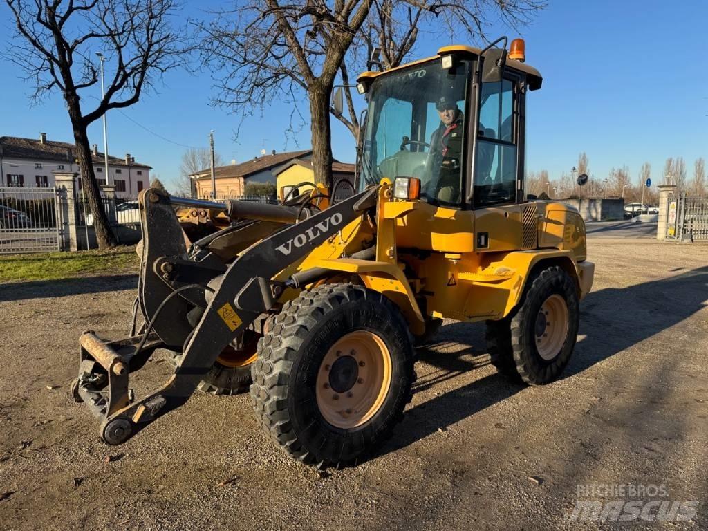 Volvo L 30 G Gumikerekes homlokrakodók