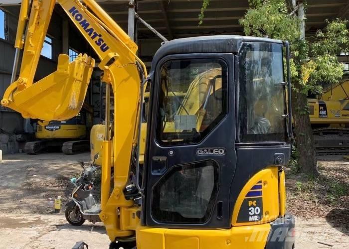 Komatsu PC30 Lánctalpas kotrók