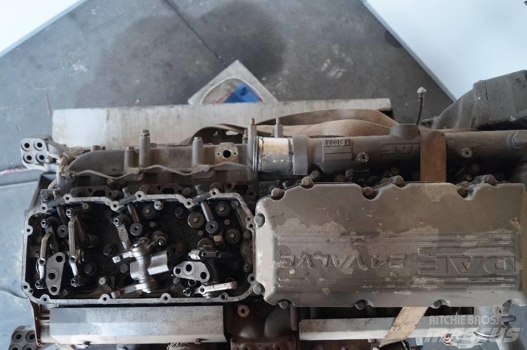 DAF XE315C1 Motorok