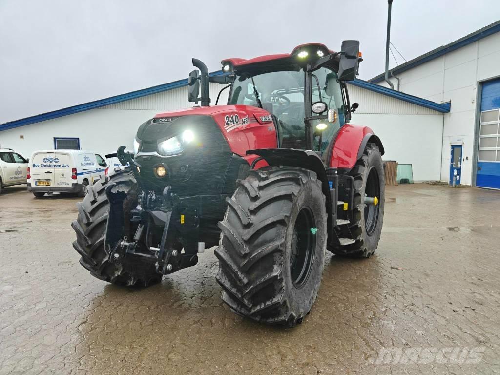 CASE 240 Puma Traktorok