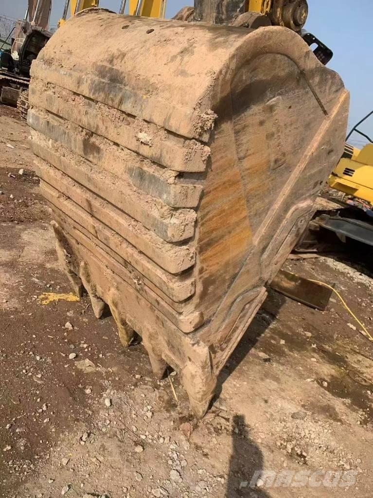 Komatsu PC 450-8 Lánctalpas kotrók