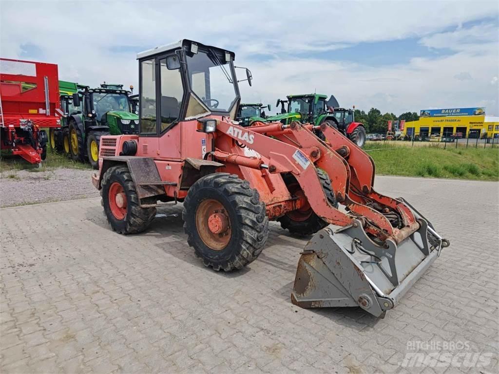 Atlas 72E Gumikerekes homlokrakodók