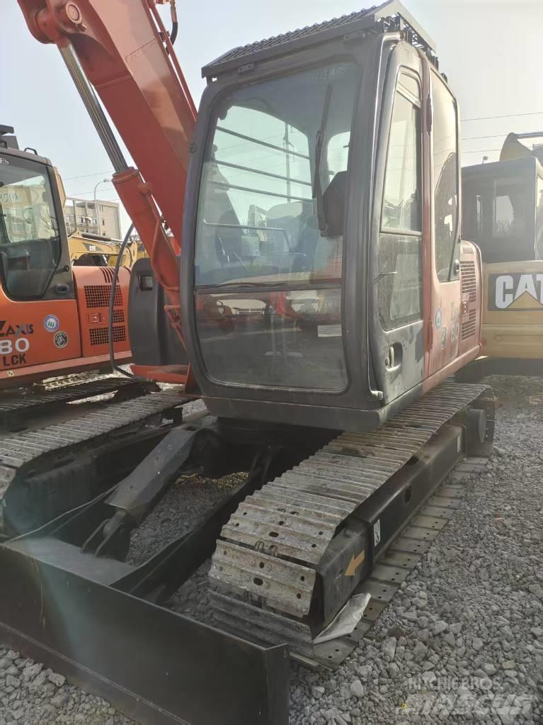 Hitachi ZX 80 Közepes (midi) kotrók 7 t - 12 t