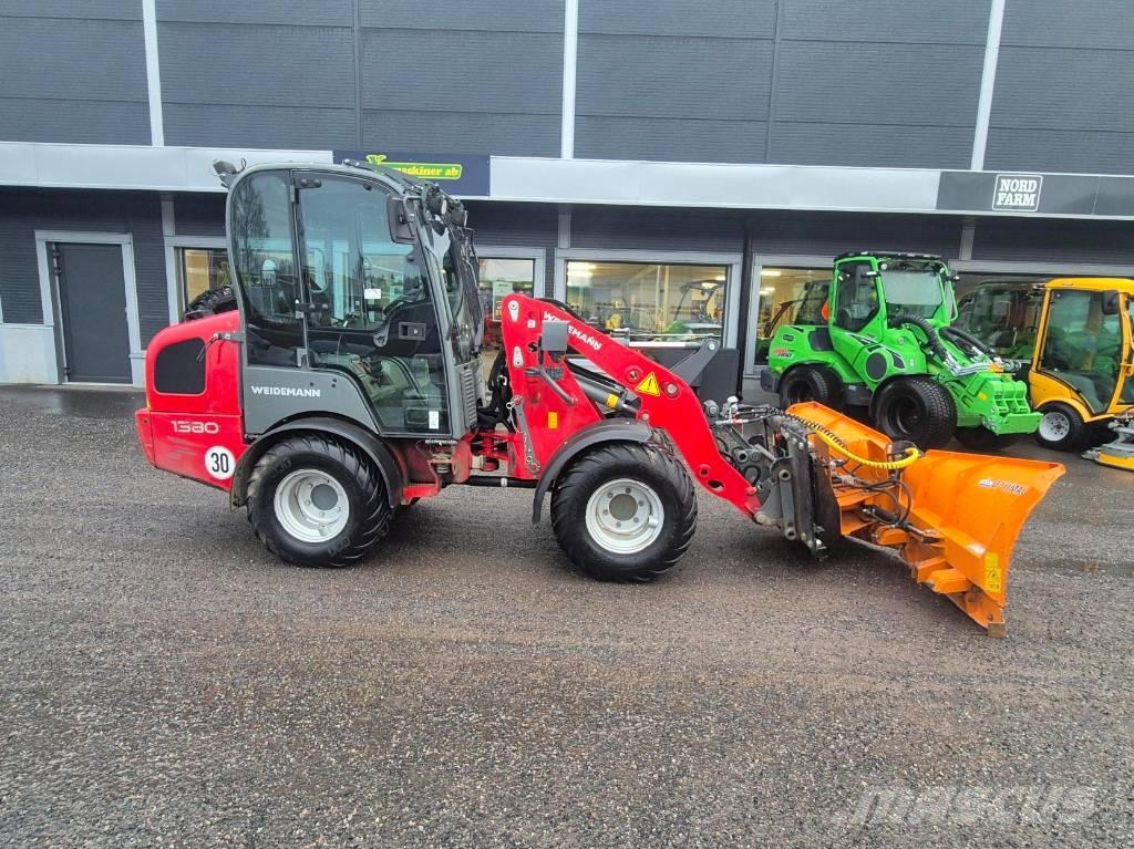Weidemann 1380 Gumikerekes homlokrakodók