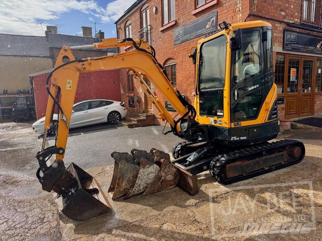 Hyundai R25Z-9 AK Mini kotrók < 7t