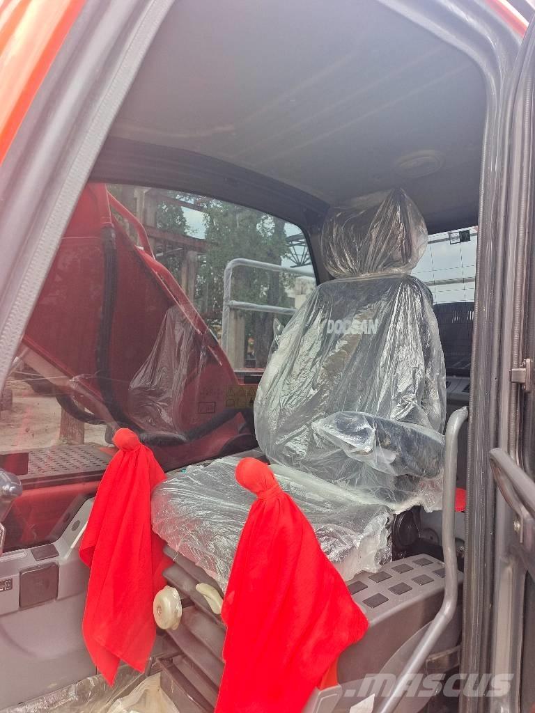 Doosan DX 225 Lánctalpas kotrók