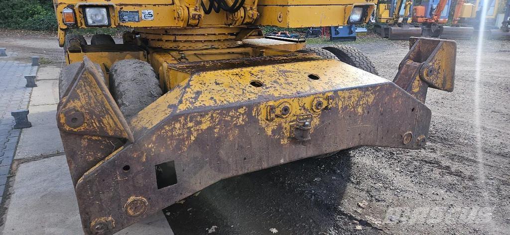 Liebherr A902 Gumikerekes kotrók