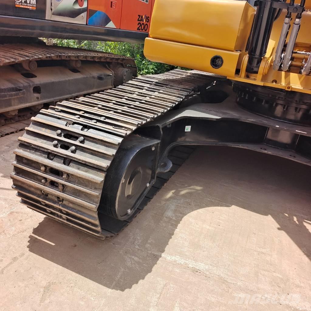 CAT 320 Lánctalpas kotrók