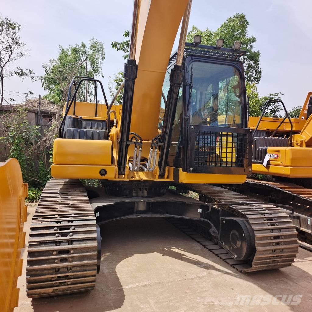 CAT 320 Lánctalpas kotrók