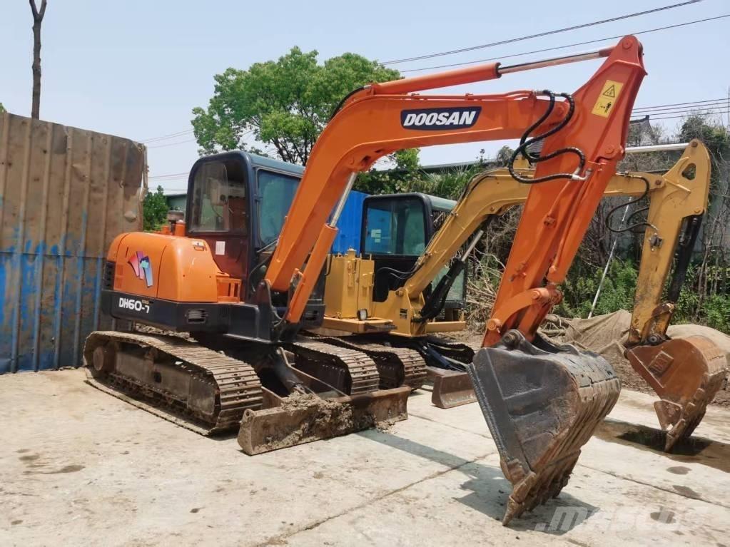 Doosan DH 60-7 Mini kotrók < 7t