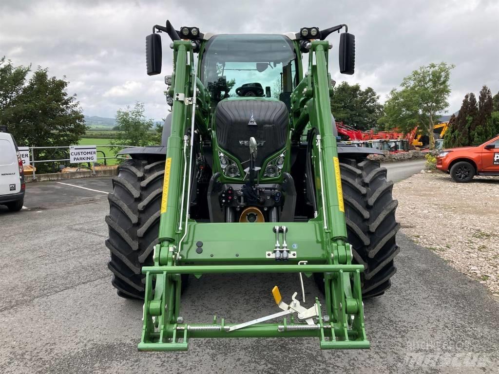 Fendt 724 Profi Plus Traktorok