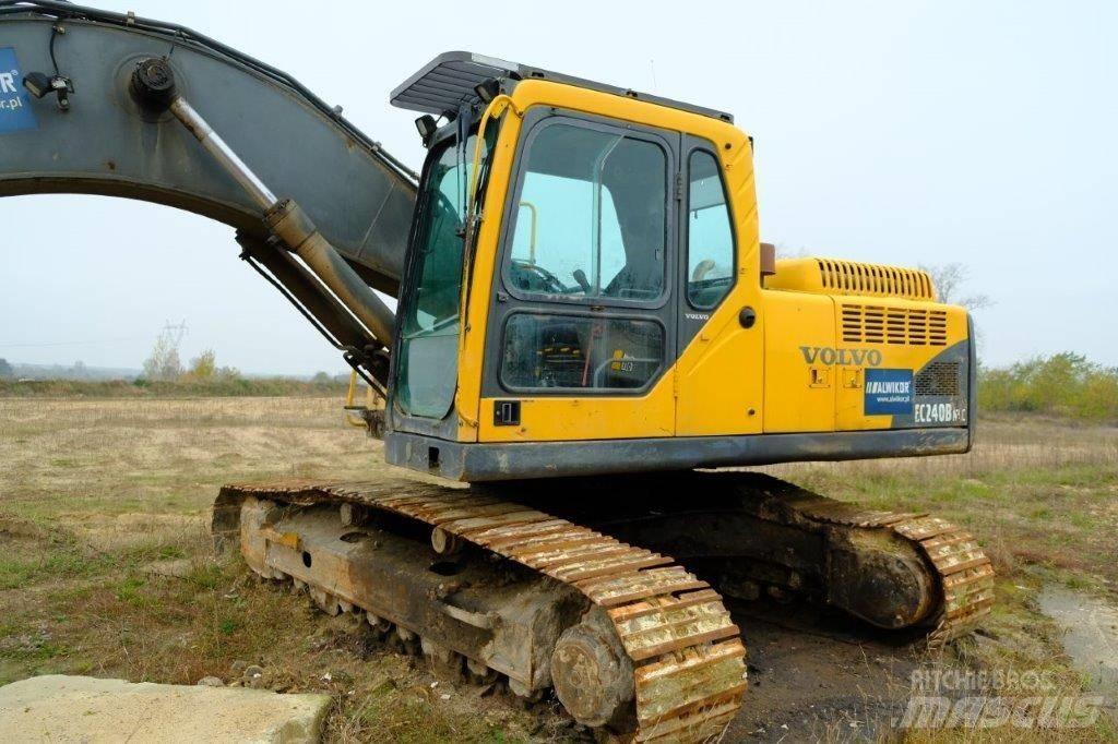 Volvo EC 240 kabina Vezetőfülke és belső tartozékok