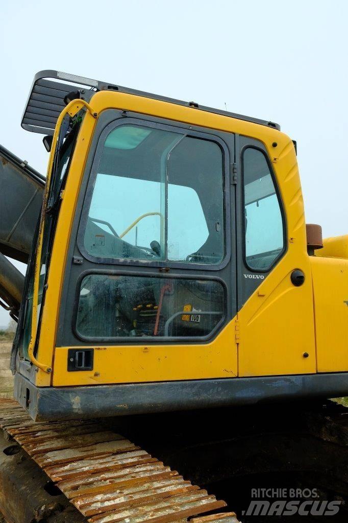 Volvo EC 240 kabina Vezetőfülke és belső tartozékok