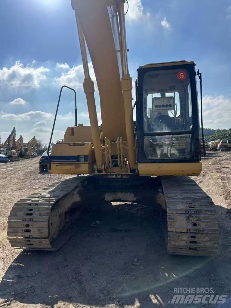 CAT 320 B L Lánctalpas kotrók