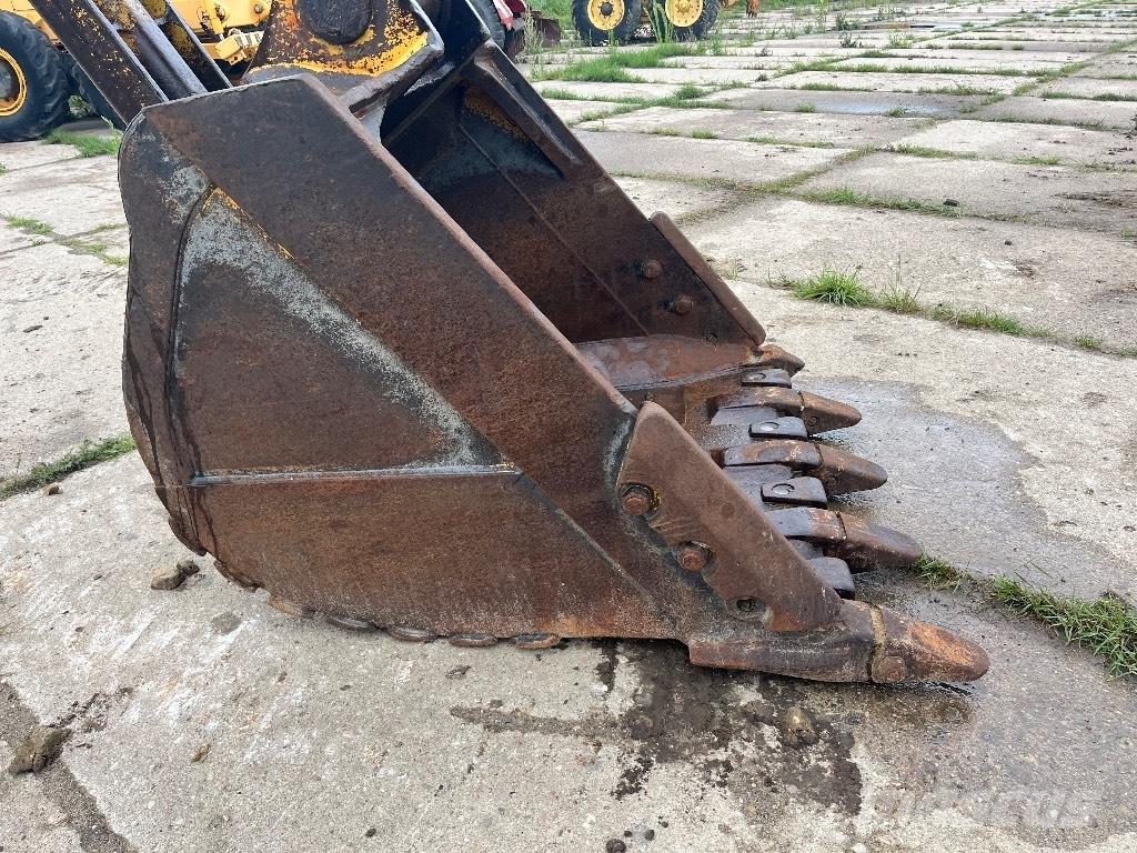 Komatsu PC 300-8 Lánctalpas kotrók