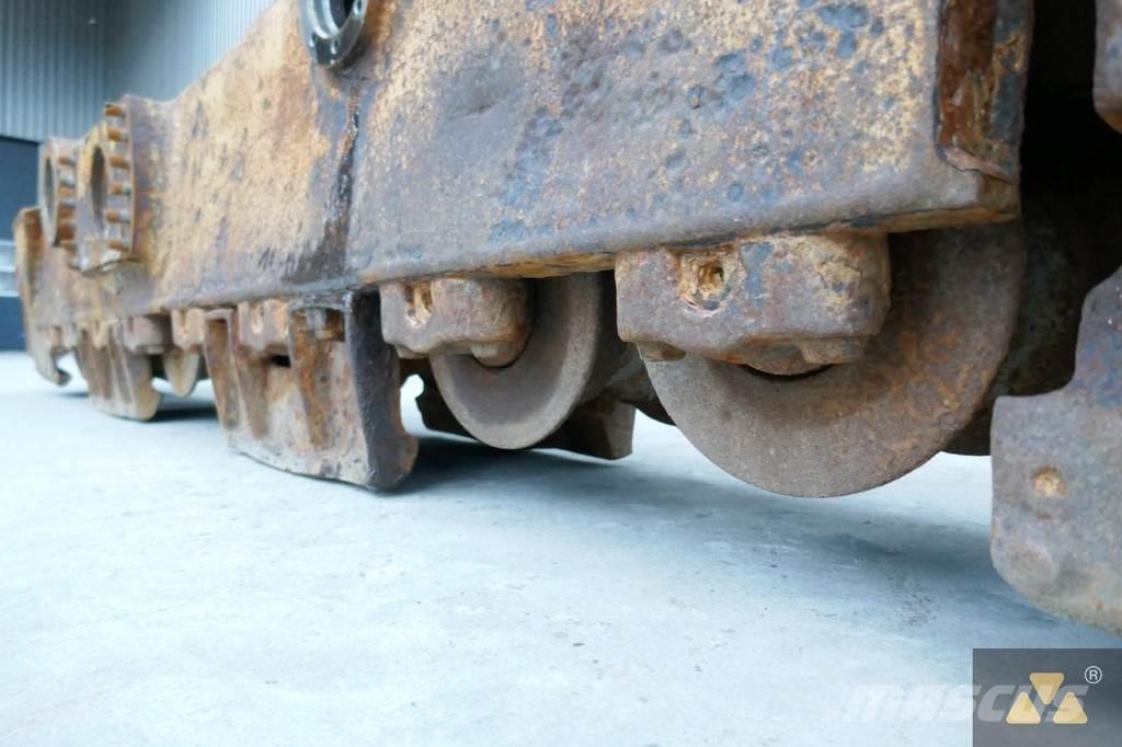 CAT 261-3079 Gumiabroncsok, kerekek és felnik