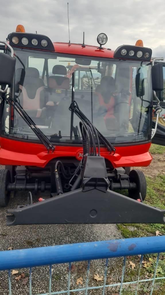  PistenBully  600 Sípálya kezelő gépek