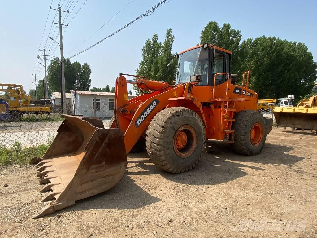 Doosan DL503 Gumikerekes homlokrakodók