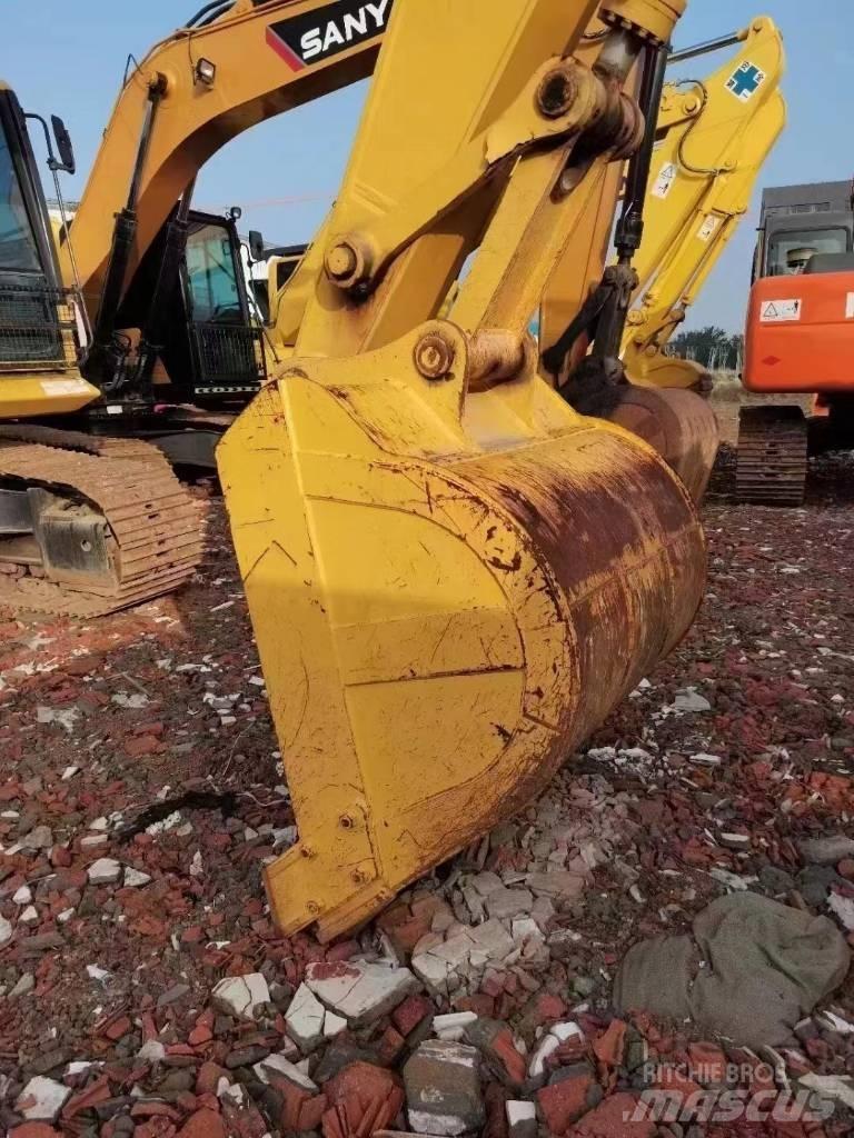 Komatsu PC 210 Lánctalpas kotrók